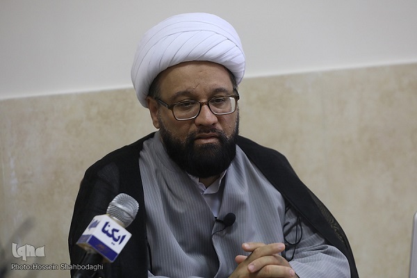 حجت‌الاسلام والمسلمین اکبر روستایی، پژوهشگر حوزه امامت و سرپرست معاونت امور فرهنگی و دانشجویی دانشگاه باقرالعلوم