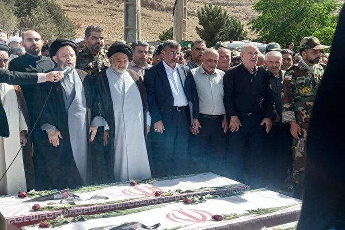 عکس | تشییع پیکر شهدای حمله متجاوزانه رژیم صهیونی در خرم‌آباد