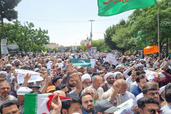 راهپیمایی جمعه خشم و نصر با تشییع شهدای حمله رژیم صهیونیستی در قم