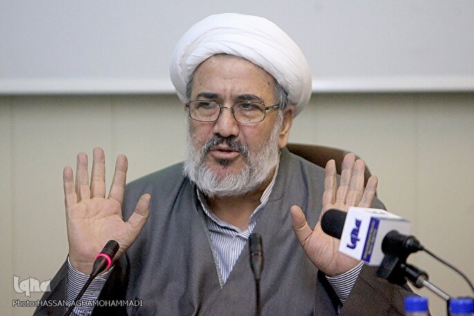 جاودانه‌سازی مفاهیم نهفته در کربلا با جهت‌گیری انسانی امری ضروری است + فیلم