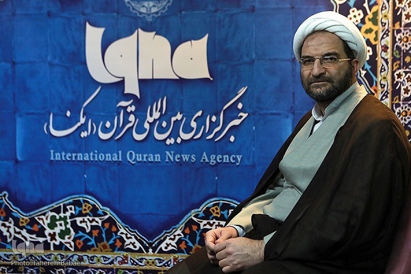 حجت‌الاسلام والمسلمین مهدی فرمانیان، استادتمام دانشگاه ادیان و مذاهب