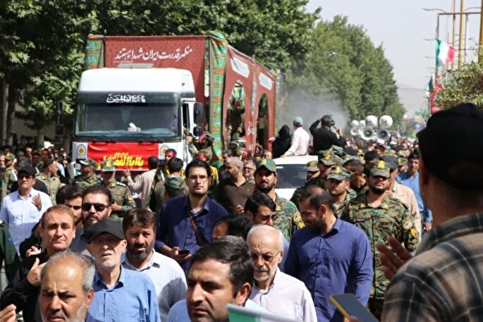 عکس | تشییع پیکر ۱۰ شهید مدافع وطن در خرم‌آباد