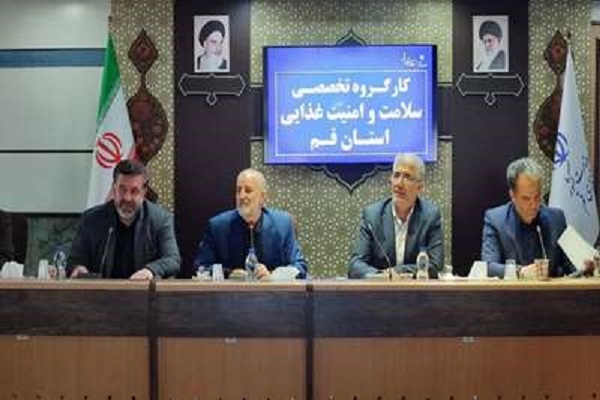 علی ابرازه، رییس دانشگاه علوم پزشکی قم، مرتضی حیدری، معاون سیاسی استاندار قم و سیامک محبی، معاون بهداشتی دانشگاه علوم پزشکی قم