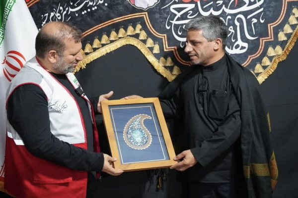 هادی محمودنژاد،مدیر موکب حرم حضرت معصومه و افشار، دبیرکل جمعیت هلال‌احمر