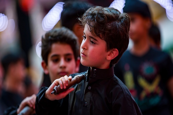 کودک در هیئت امام حسین(ع)