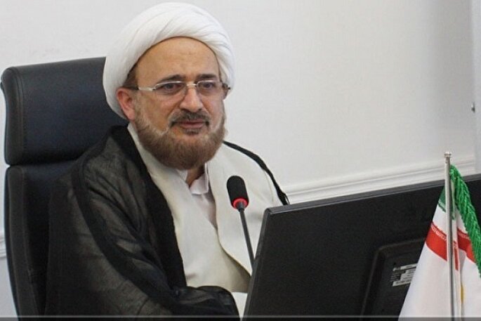 الگوهای برتر ایثار و فداکاری را به فرزندانمان معرفی کنیم