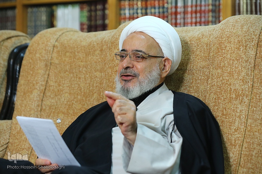 آیتالله محمدجعفر مروجی طبسی، استاد و محقق حوزه و پژوهشگر سیره معصومان آیتالله محمدجعفر مروجی طبسی، استاد و محقق حوزه و پژوهشگر سیره معصومان