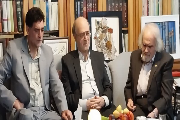 محمدمهدی احمدی، سرپرست معاونت هنری وزارت فرهنگ و ارشاد اسلامی محمدعلی مجاهدی، پدر شعر آیینی کشور، محمدرضا سوقندی، مدیرکل ارشاد قم