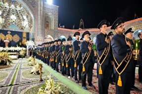 آیین شمع‌گردانی خادمان در حرم بانوی کرامت برگزار شد 
+ فیلم