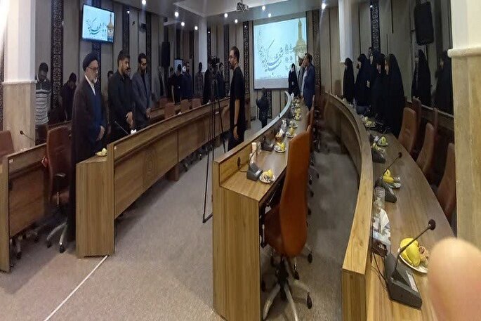 شب شعر «کریمه(س)» در دانشگاه علوم و معارف قرآن کریم برگزار شد + فیلم