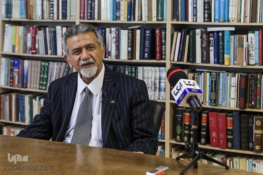 شاهنامه امین؛ تکمله‌ای برای شکاف‌های اساطیری، پهلوانی و تاریخی شاهنامه