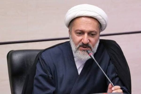 حجت‌الاسلام والمسلمین علی تقوی، استاد حوزه و دانشگاه و رئیس دفتر نهاد نمایندگی مقام معظم رهبری در دانشگاه‌های استان قم