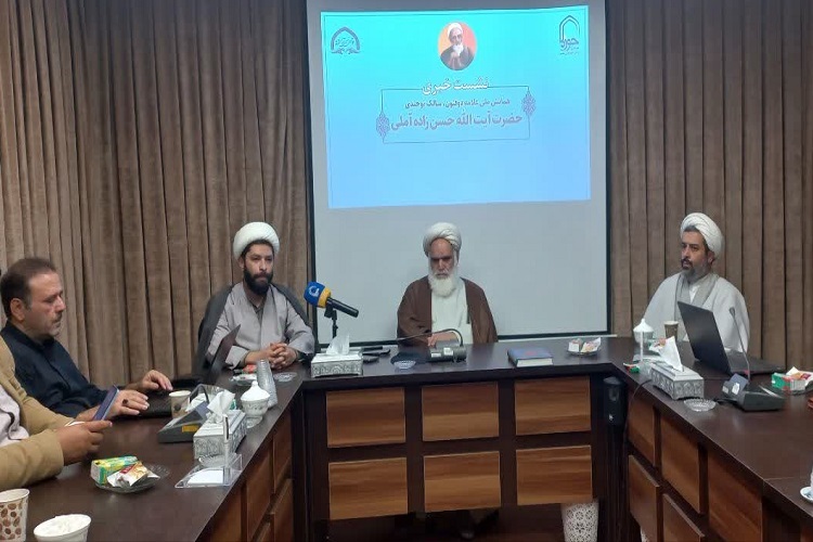 فراموشی مفاخر حقیقی