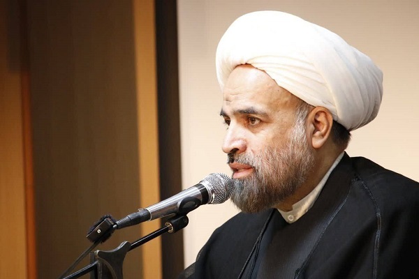 ضرورت حضور فعال طلاب خواهر در عرصه‌های سه‌گانه