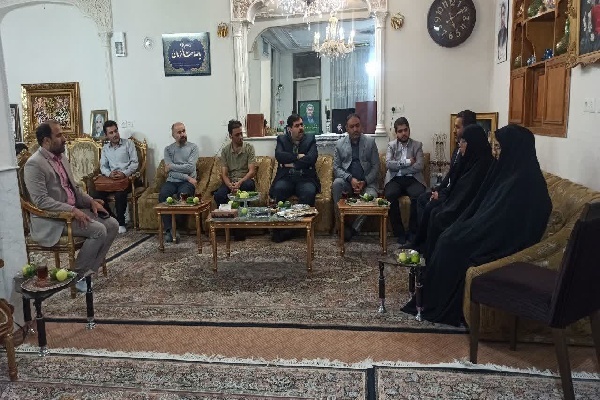 دیدار اعضای جهاد دانشگاهی استان با مادر شهید سید امیرحسین فقهی