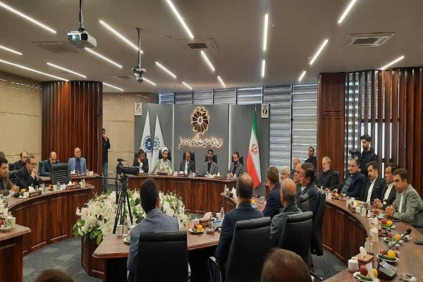 دستگاه قضا حامی صنعتگران است