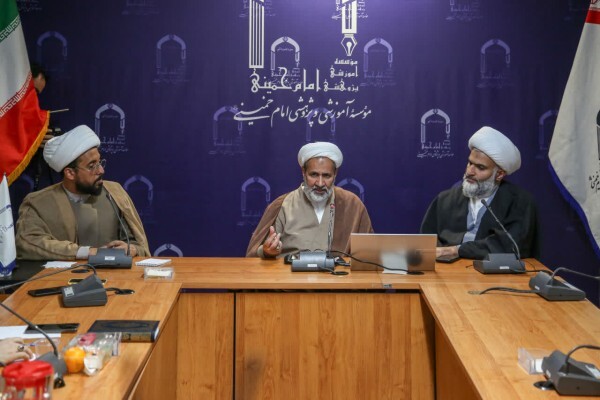 کارآمدی رهبری در نظام اسلامی حاصل ترکیب سنجیده ایدئولوژی، مردم و ساختارهاست