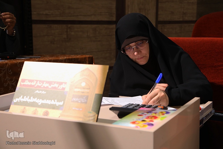 استقبال بینظیر بانوان از مسابقات معارفی قرآن در قم استقبال بینظیر بانوان از مسابقات معارفی قرآن در قم