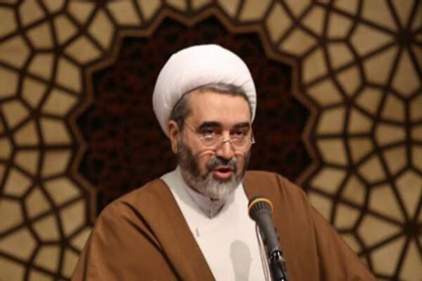 حجت‌الاسلام والمسلمین رضایی‌اصفهانی، رئیس هیئت داوران