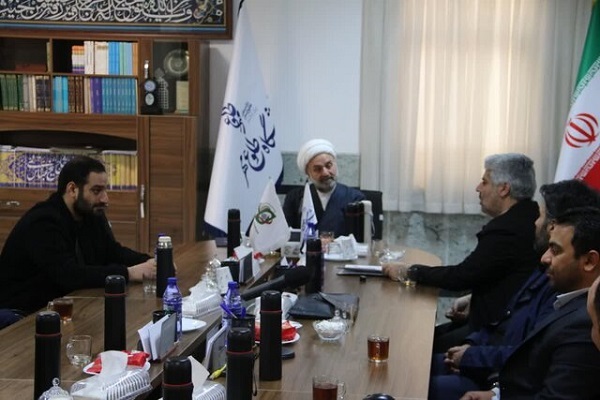 سیدرضا طباطبایی‌قمی، سرپرست جهاددانشگاهی قم و حجت‌الاسلام والمسلمین علی بنایی، رئیس دانشگاه طلوع مهر قم