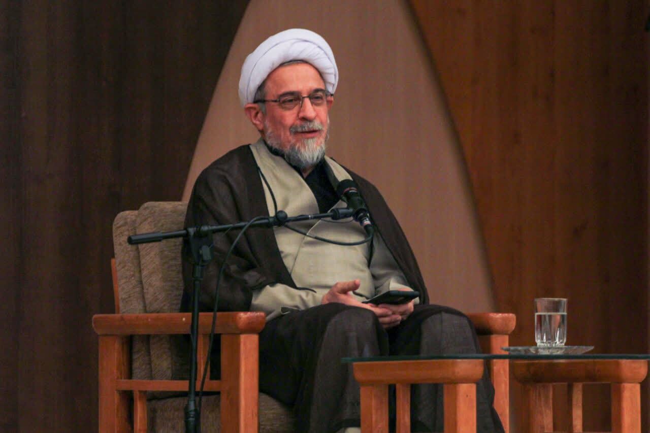 تبیین سیره فکری و عملی علامه مصباح رسالت حوزه و جامعه انقلابی است