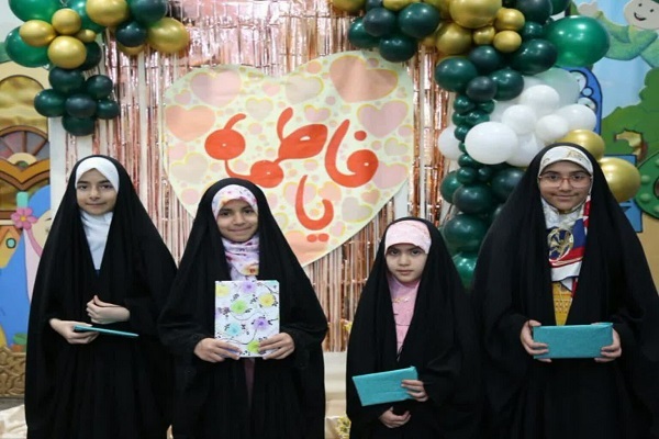 حلقه‌های کتاب‌خوانی ویژه کودکان و خردسالان در حرم بانوی کرامت