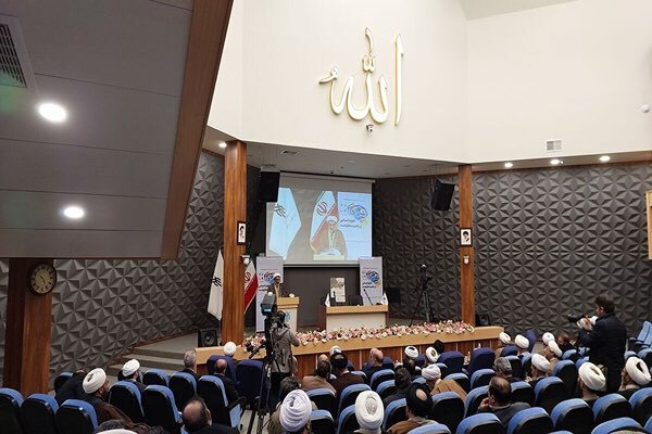 برگزیدگان پژوهشی و آموزشی پژوهشگاه حوزه و دانشگاه