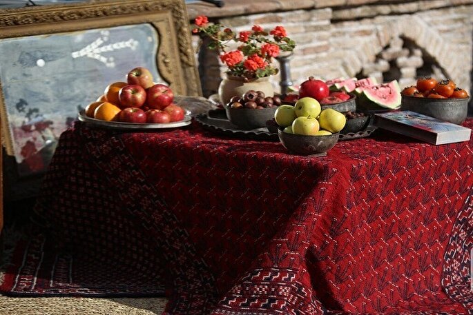 شب یلدا یک دقیقه کمتر در فضای مجازی باشیم