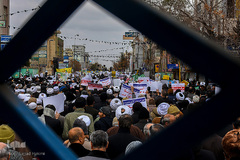 راهپیمایی مردم قم در حمایت از اقتدار نظام اسلامی وسپاه