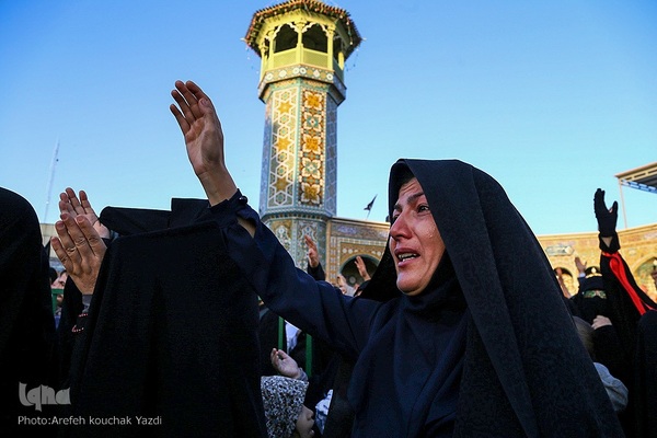 اجتماع مردمی قم در حرم حضرت معصومه