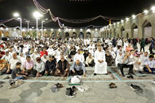 Masu ziyara daga kasashen waje sun yi taron Maulidin Imam Hadi (AS) a Hubbaren Imam Ridha (AS)