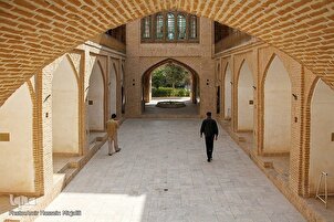 Madrasah Bersejarah Ilmiah Khan Yazd