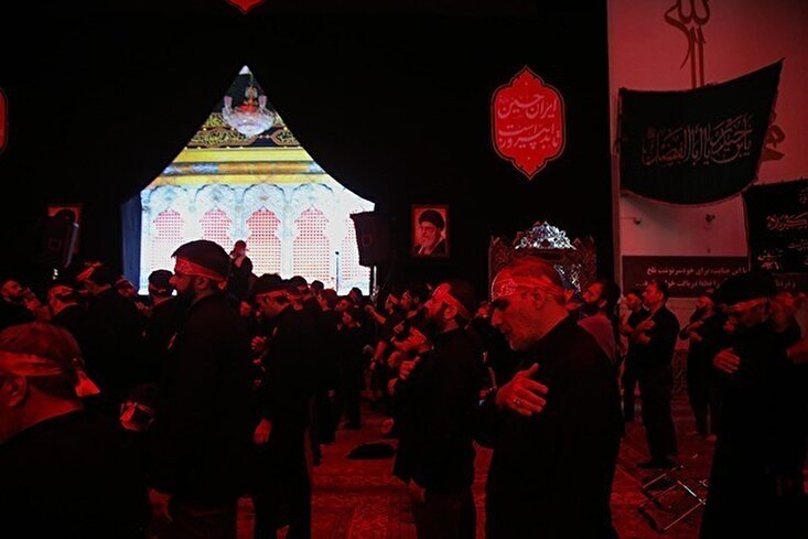 Budaya Ibadah berkabung Muharram di Qom