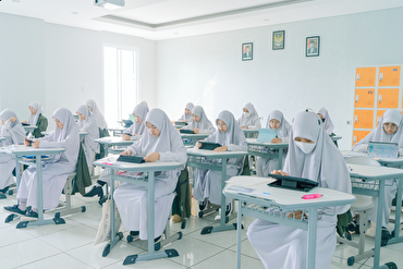 Suporta para sa mga Paaralang Islamiko na Magpatuloy sa Kabila ng mga Limitasyon sa Pondo: Pamahalaan ng Indonesia