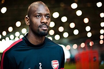 Recitação do Alcorão pelo ex-jogador do Arsenal + vídeo