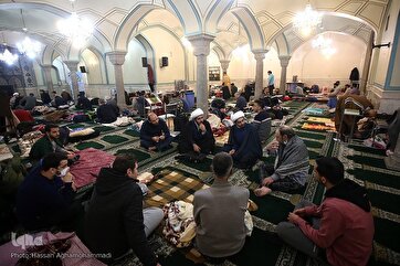 Itikaf em Astan Grande Mesquita de Hazrat Abdulazim