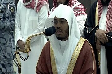 Recitação de Yasir Al-Dosri na oração da manhã de Masjid al-Haram