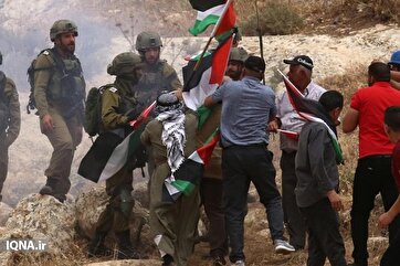 Manifestações de palestinos para continuar o assentamento ilegal do regime de ocupação em Nablus
