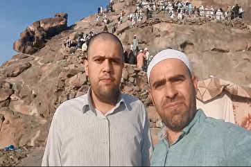 Recitação de recitadores iranianos em Jabal al-Nur