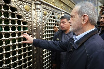 Presidente visita santuário de Hazrat Maasoumeh e se encontra com clérigos seniores em viagem a Qom