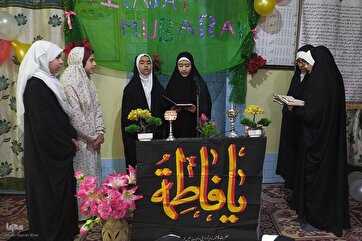Aniversário de nascimento de Hazrat Zahra comemorado na Caxemira
