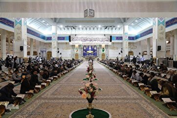 Programa de recitação do Ramadã Tarteel no Santuário Sagrado de Qom