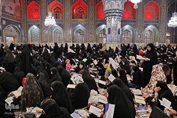 Em fotos: A noite de decreto observada no santuário Imam Reza(a.s)