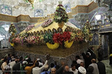 Santuário de sayedah Maasoumeh decorado com flores