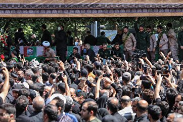 Em fotos: Funeral histórico do presidente do Irã em Teerã
