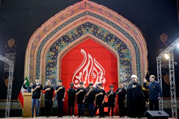 Em fotos: luto de Muharram pelos peregrinos árabes no santuário Imam Reza(AS)