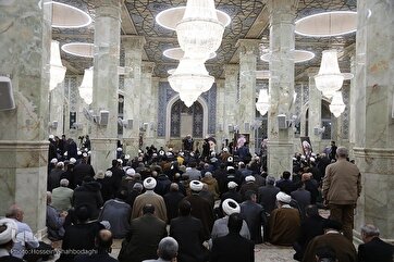 Cerimônia na Mesquita Azam de Qom Comemora os 'Mártires da Justiça'