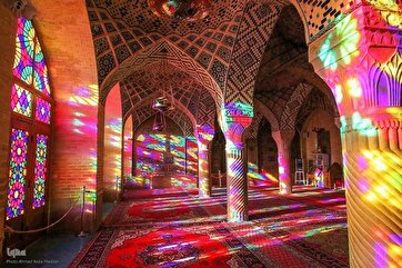 Uma das Mesquitas Mais Bonitas do Mundo em Shiraz