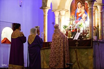 Celebração de Ano Novo na Catedral de Saint Sarkis em Teerã