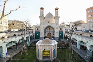 Msikiti wa Kihistoria wa Moayer Al Mamaliki mjini Tehran